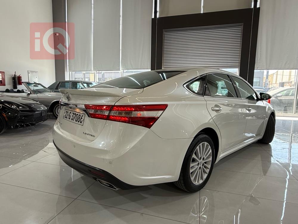 تويوتا أفالون